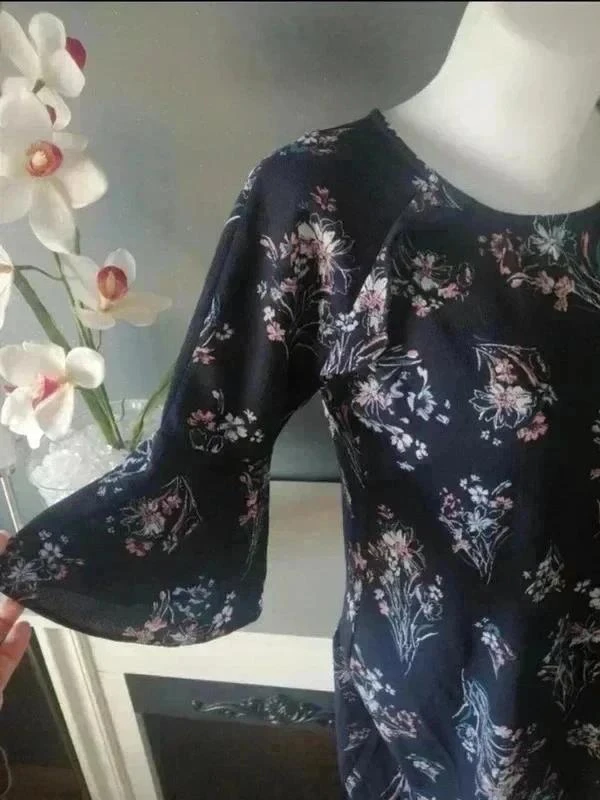 Vestido chique com estampa floral da C&A – photo 2